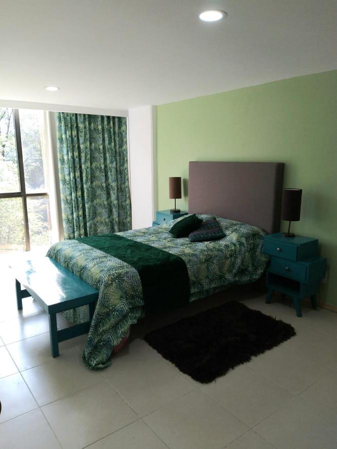 Charming Sunny Bedroom Overlooking Beautiful Amsterdam Avenue In Best Condesa Area Mexico By Eksteriør billede