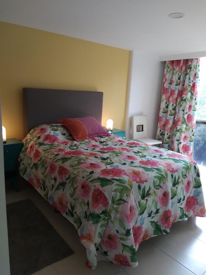 Charming Sunny Bedroom Overlooking Beautiful Amsterdam Avenue In Best Condesa Area Mexico By Eksteriør billede