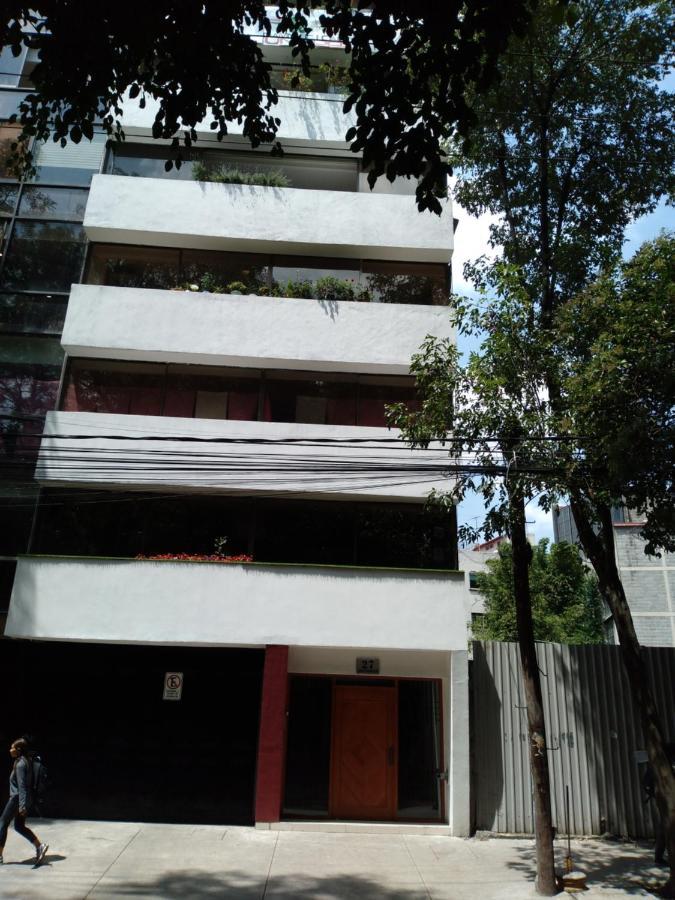 Charming Sunny Bedroom Overlooking Beautiful Amsterdam Avenue In Best Condesa Area Mexico By Eksteriør billede
